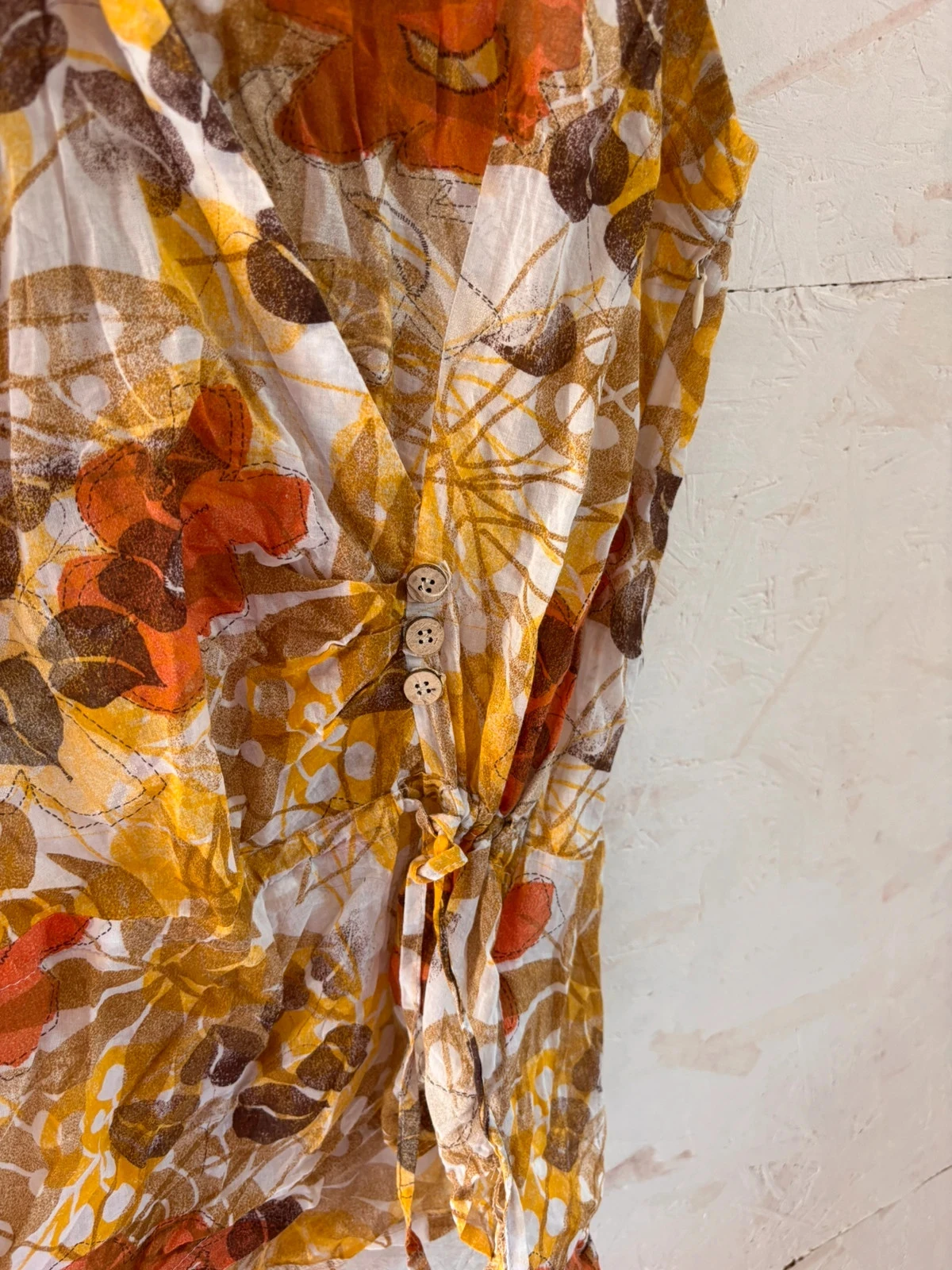 Zijden blouse zonder mouwen met ronde hals en bloemmotieven Affinités (Armand Thiery) Maat 42 (geschat) – photo 4